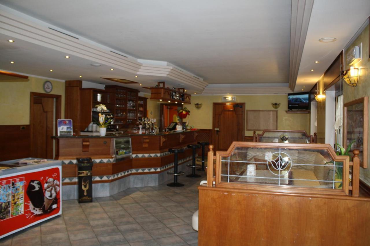 Locanda Ridevert Hotel Tione di Trento Exterior photo